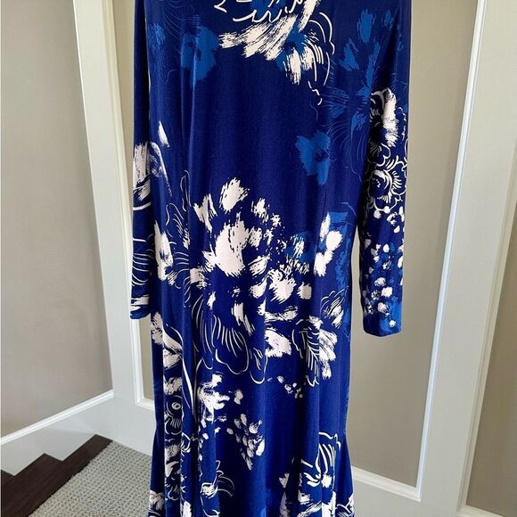 Tommy Bahama Blue and white,  Floral Dress. - Picture 5 of 6
